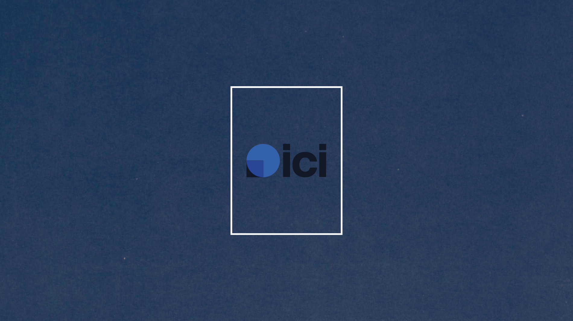  Logo ICI NORD, sur aplat de couleur rouge